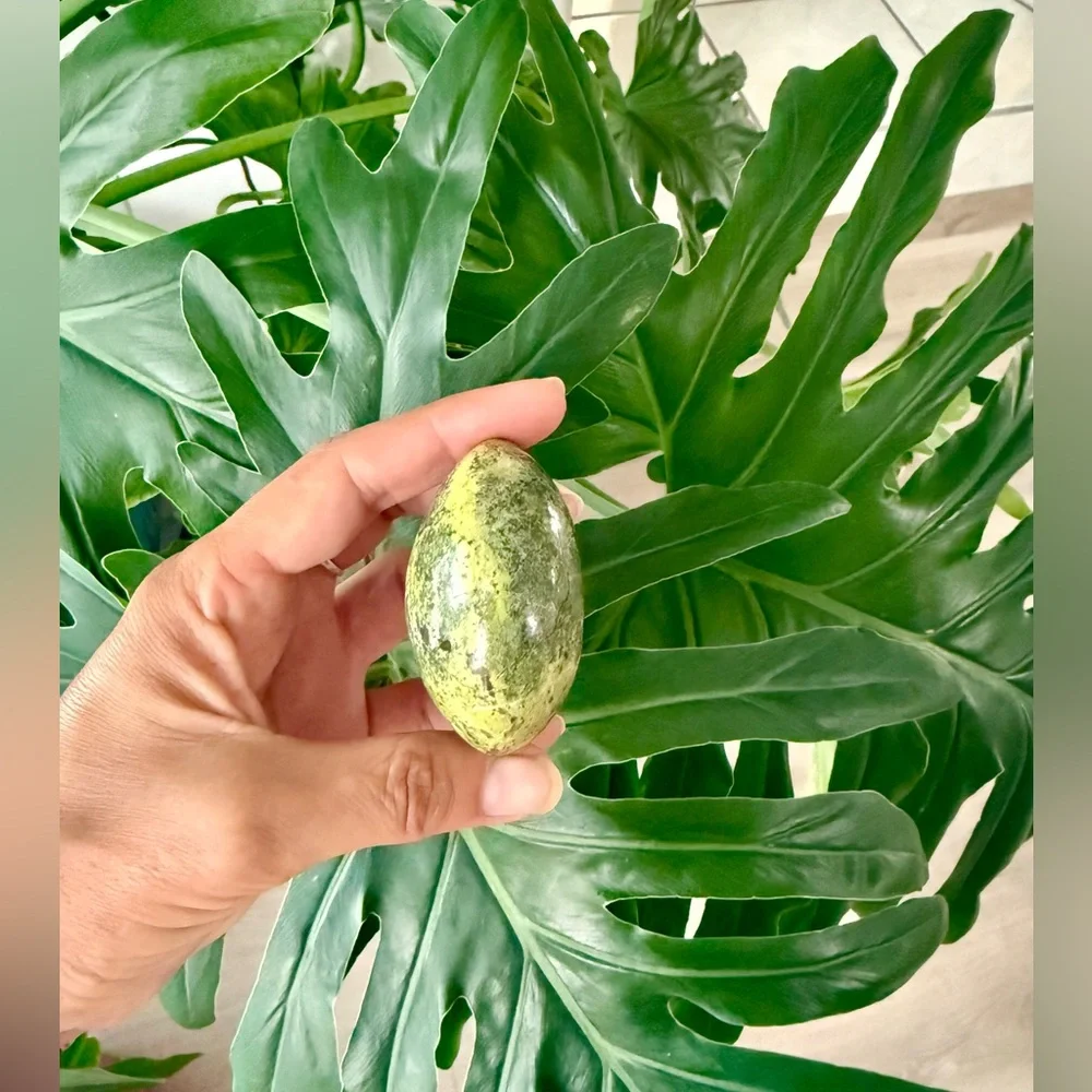 Green Opal from Madagascar - Picture 3 of 4